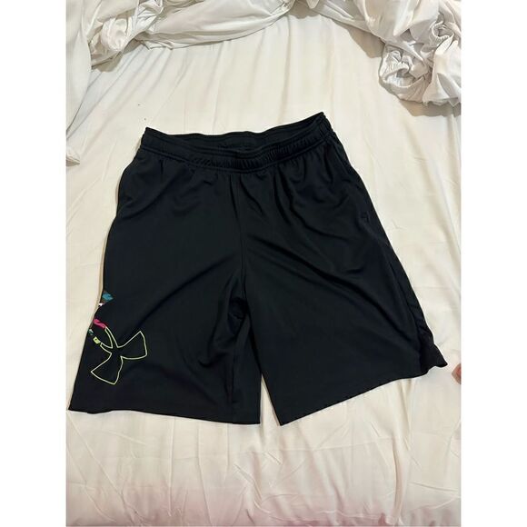 Under Armour boys sports shorts size YXL - Picture 1 of 2